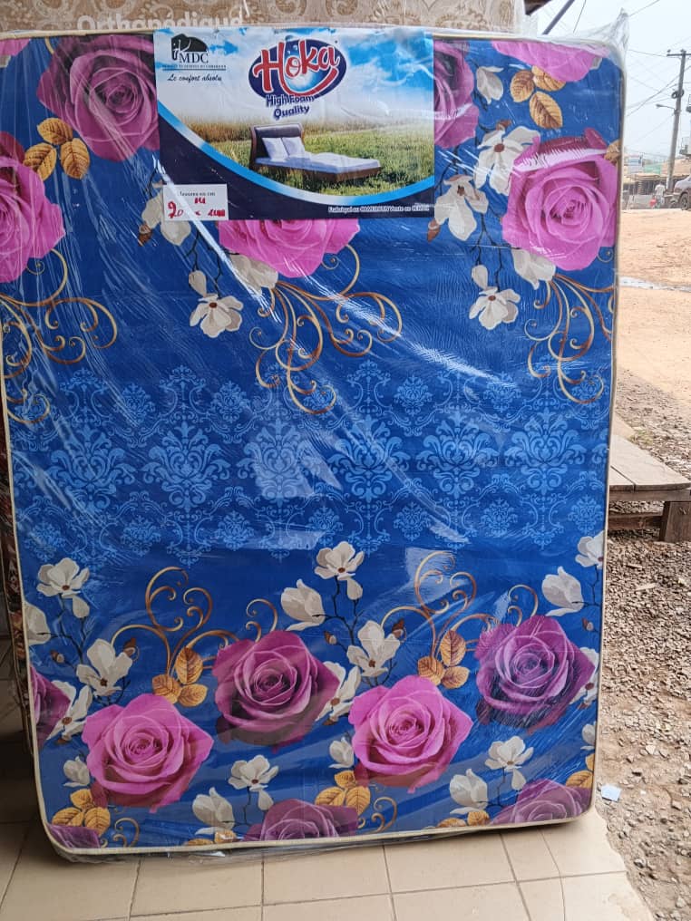 Matelas standard fleuri