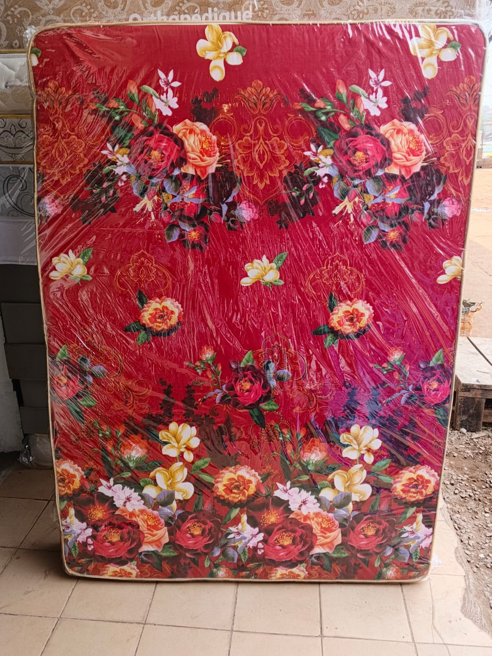 Matelas standard rouge