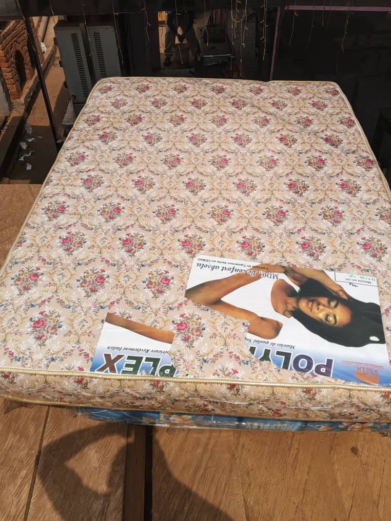 Matelas semi orthopédique marron clair