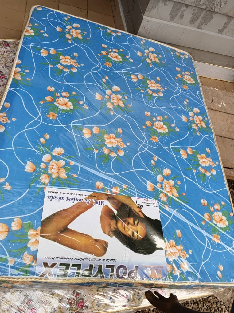 Matelas semi orthopédique bleu