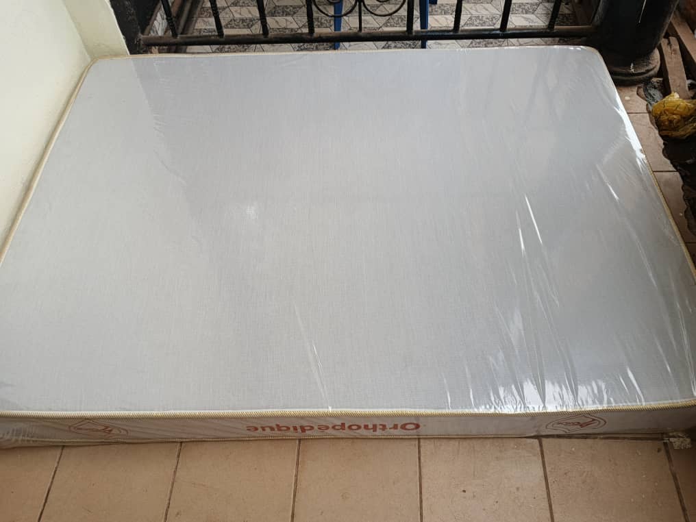 Matelas Orthopédique blanc