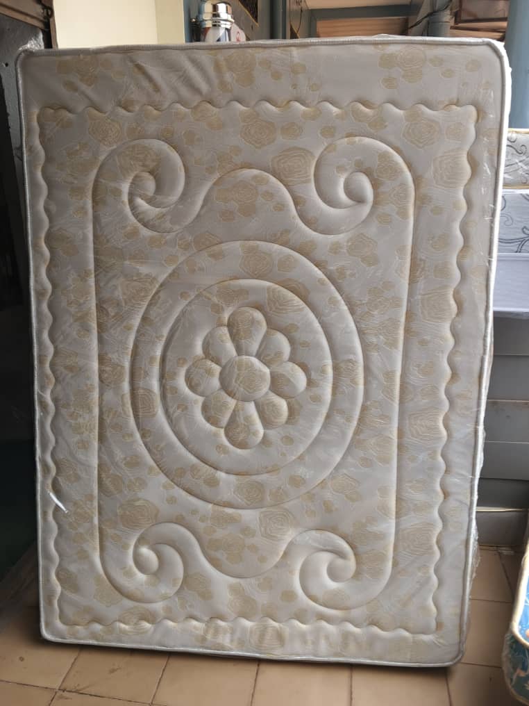 Matelas Orthopédique blanc deco